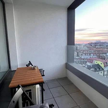 Apartment 2 Apartment, With A View Of The Castle *